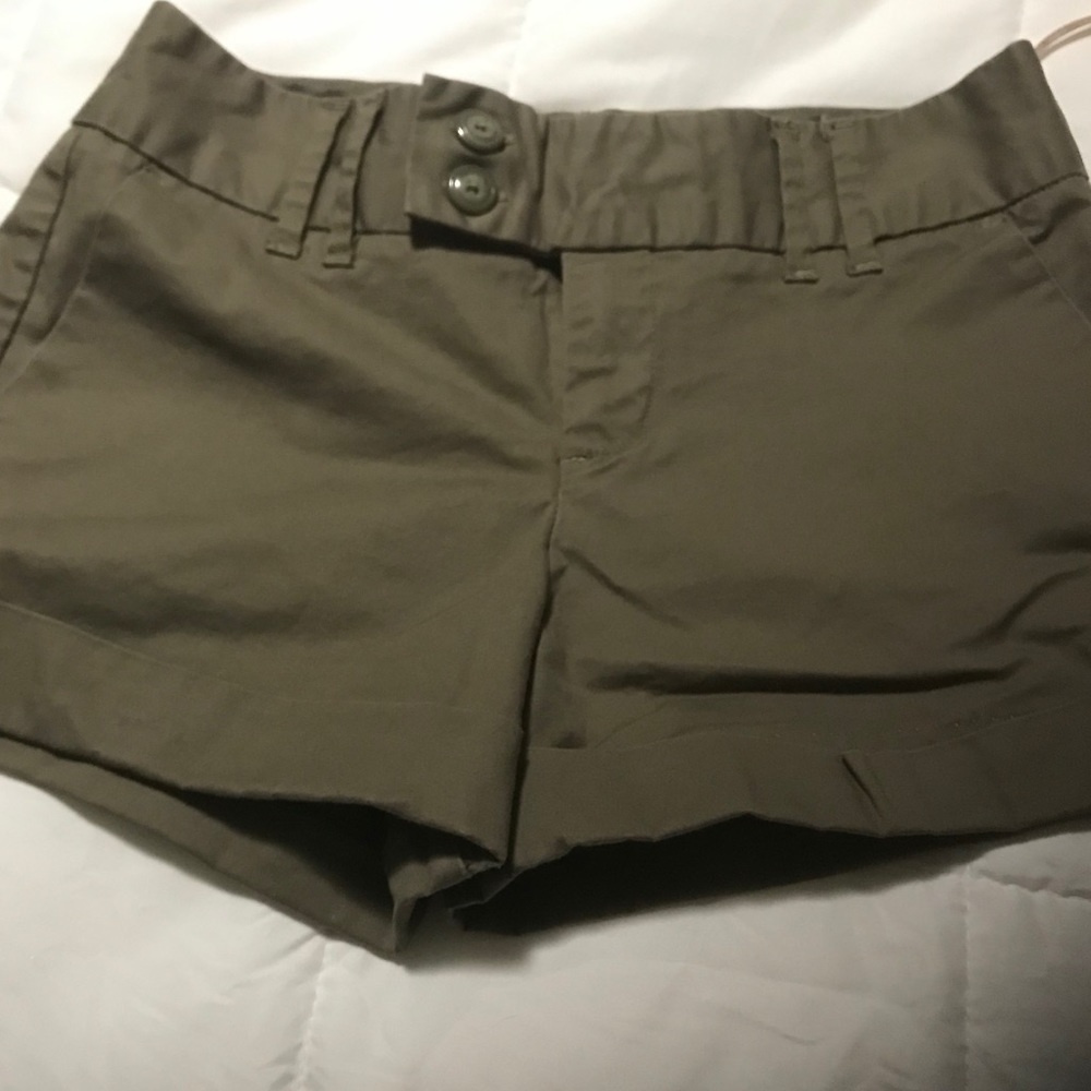 Old navy olive green shorts size 1